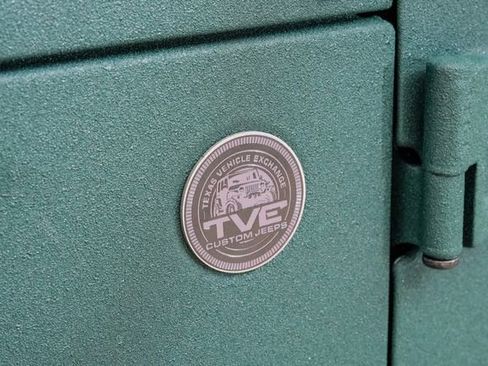 Used 2025 Jeep Wrangler Unlimited Rubicon w/ Technology Group image 60