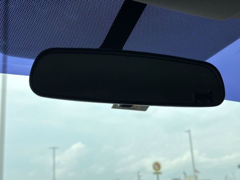 Used 2016 Toyota RAV4 LE FWD image 17