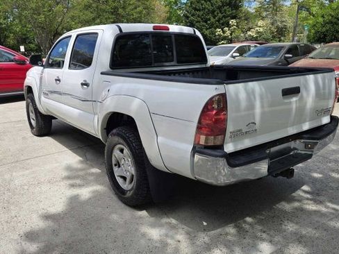 Used 2006 Toyota Tacoma PreRunner RWD image 3