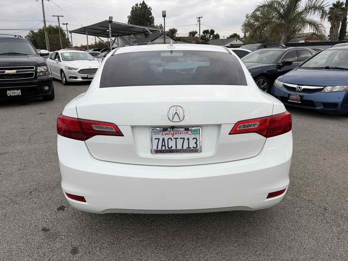 Used 2013 Acura ILX w/ Premium Package FWD image 3