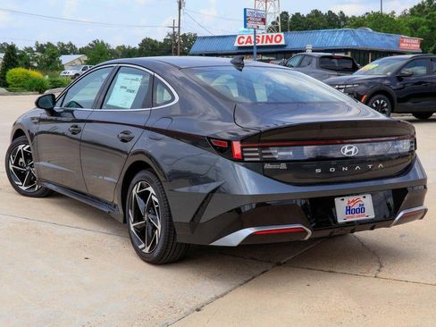 New 2026 Hyundai Sonata SEL FWD image 2