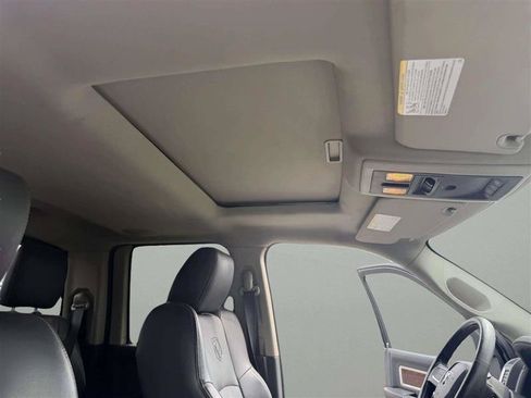 Used 2011 RAM 1500 Laramie AWD/4WD image 35