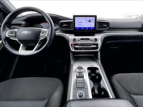 Used 2023 Ford Explorer XLT image 21