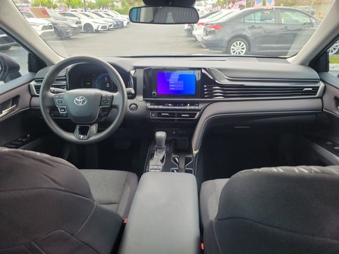 Used 2025 Toyota Camry LE image 16