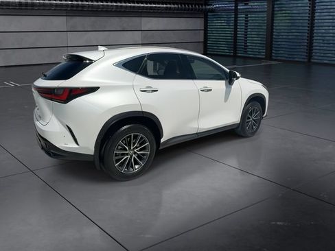 Used 2025 Lexus NX 250 FWD w/ Towing Package (2000 Lbs) image 8