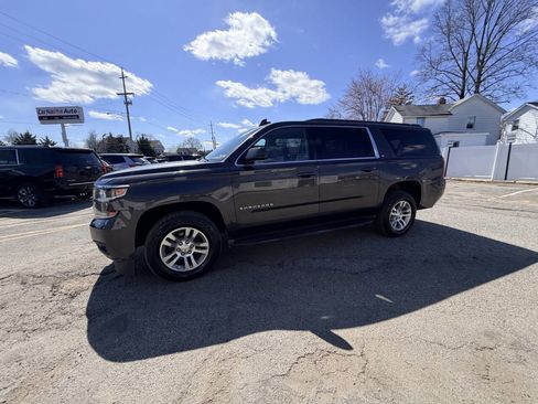Used 2015 Chevrolet Suburban LT image 42