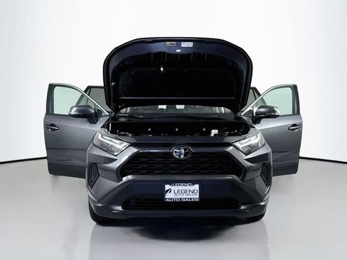 Used 2025 Toyota RAV4 XLE FWD image 18