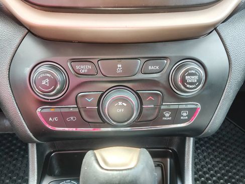 Used 2016 Jeep Cherokee Sport w/ Cold Weather Group AWD/4WD image 25