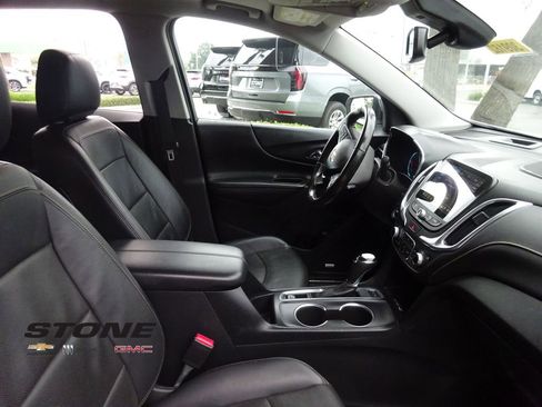 Used 2019 Chevrolet Equinox Premier image 16