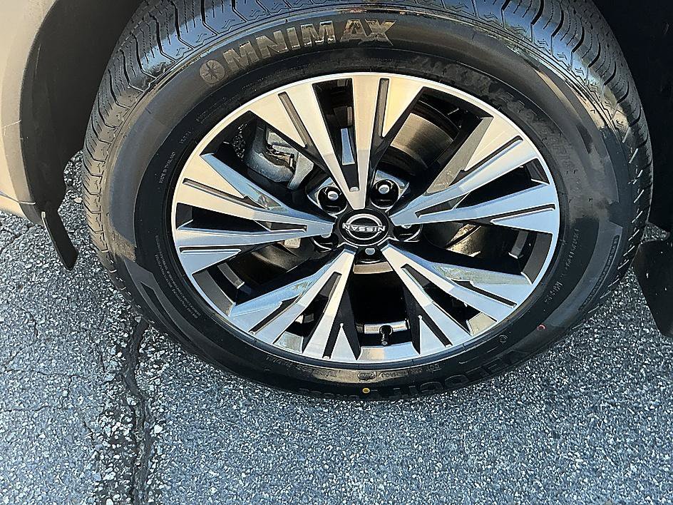Certified 2023 Nissan Rogue SV w/ SV Premium B Package AWD/4WD image 9