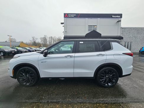 New 2025 Mitsubishi Outlander SEL Black Edition image 8