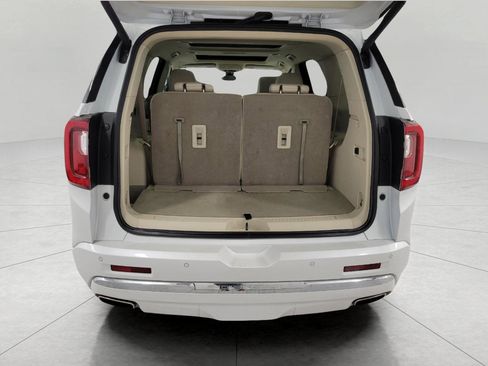 Certified 2022 GMC Acadia Denali w/ Denali Ultimate Package image 16