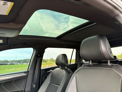 Used 2024 Volkswagen Tiguan SE R-Line w/ MDO Package, Two-Row AWD/4WD image 19