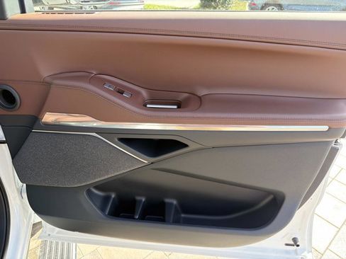 New 2026 Lincoln Navigator L Reserve AWD/4WD image 17