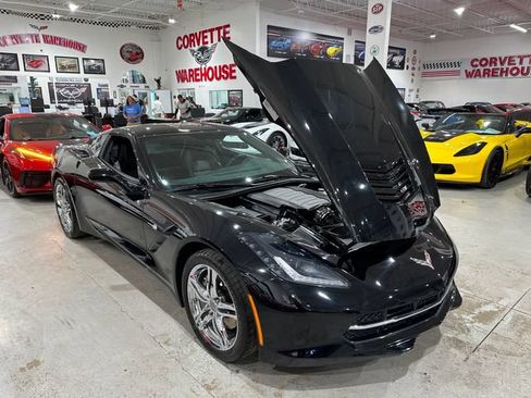 Used 2017 Chevrolet Corvette Stingray Coupe w/ 1LT RWD image 28