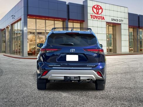 New 2026 Toyota Highlander Platinum AWD/4WD image 5