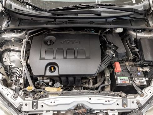 Used 2014 Toyota Corolla LE FWD image 3
