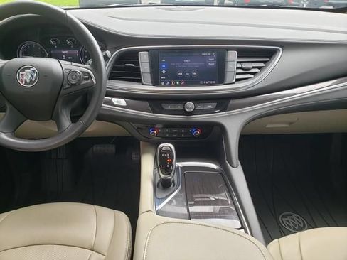 Used 2020 Buick Enclave Essence AWD/4WD image 14