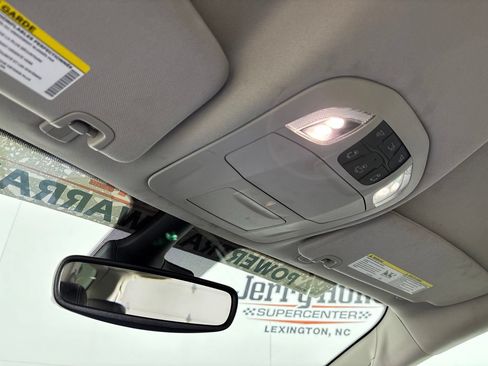 Used 2024 Chrysler Pacifica Touring-L FWD image 20