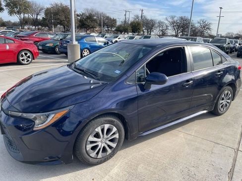 Used 2022 Toyota Corolla LE image 6