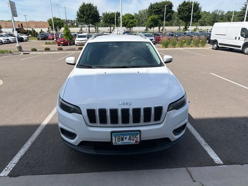 Used 2020 Jeep Cherokee Latitude w/ Cold Weather Group FWD image 3