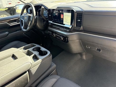 Used 2025 Chevrolet Silverado 1500 LT image 25