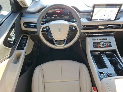Used 2024 Lincoln Aviator AWD w/ Premium Package image 21