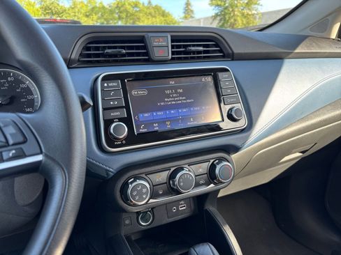 Used 2025 Nissan Versa SV image 17