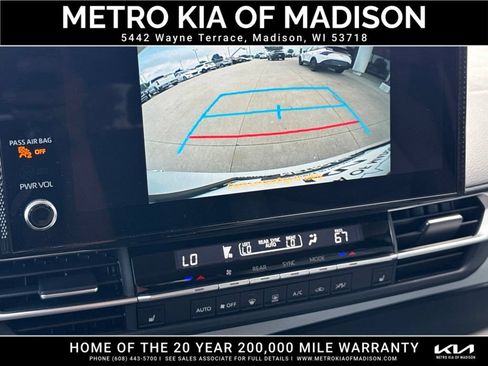 Used 2025 Toyota Sienna XLE AWD/4WD image 24