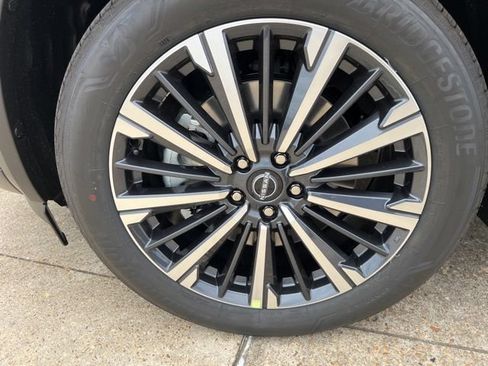 New 2026 Nissan Pathfinder Platinum FWD image 8