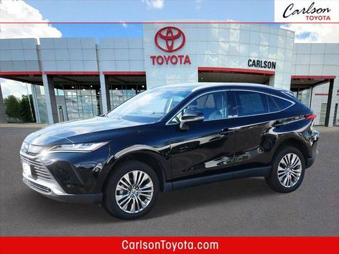 Certified 2024 Toyota Venza XLE AWD/4WD image 1