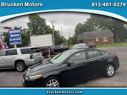 Used 2015 Ford Fusion SE FWD image 1
