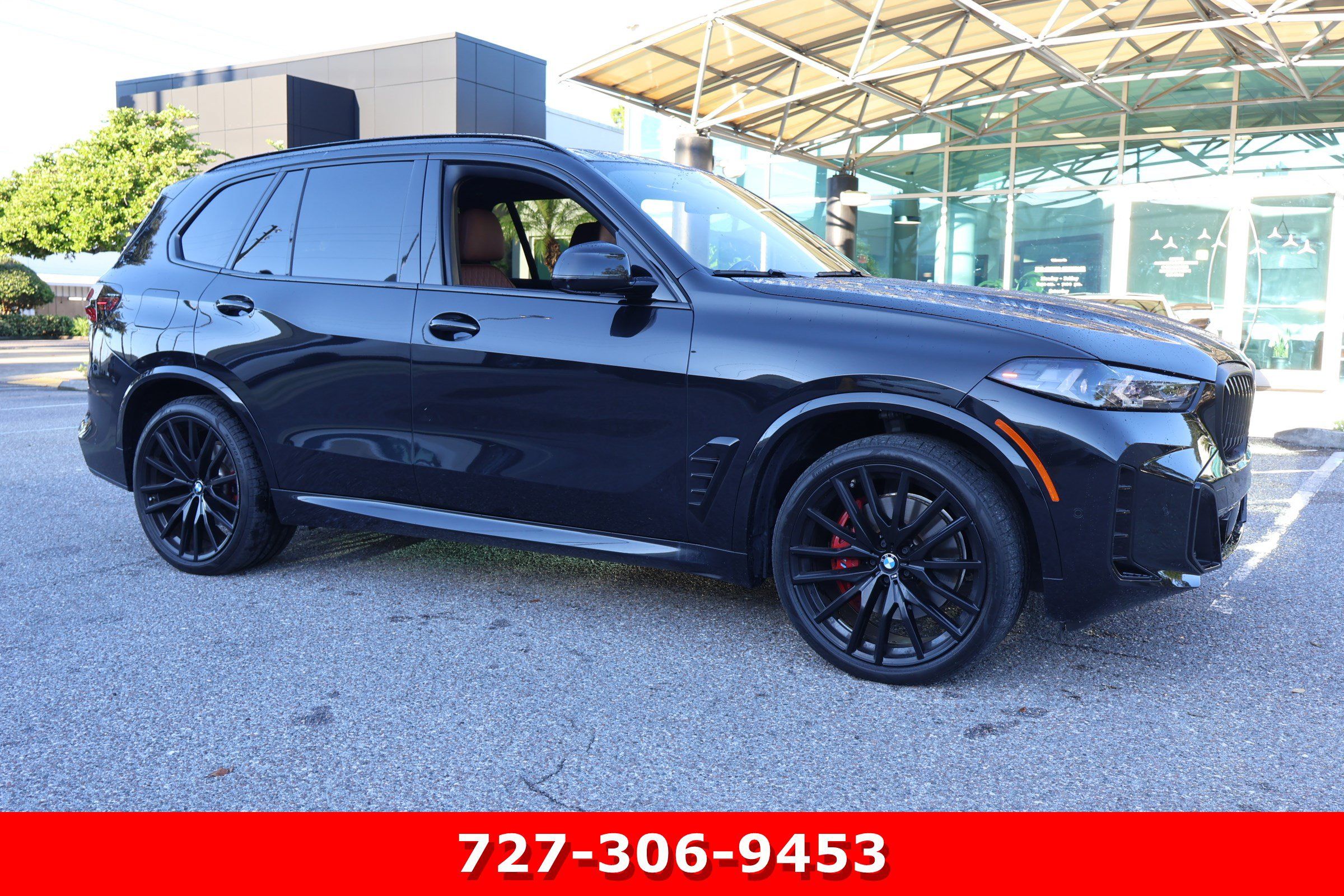 Used 2024 BMW X5 xDrive40i w/ M Sport Package AWD/4WD image 12