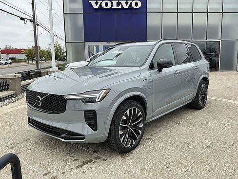 New 2026 Volvo XC90 T8 Ultra w/ Lounge Package AWD/4WD image 3