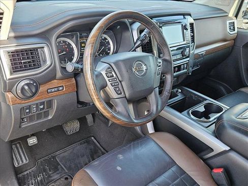 Used 2019 Nissan Titan Platinum Reserve w/ Platinum Utility Package image 10