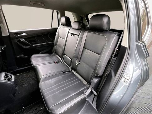 Used 2022 Volkswagen Tiguan SE image 16