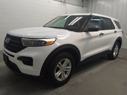 Used 2023 Ford Explorer 4WD image 2