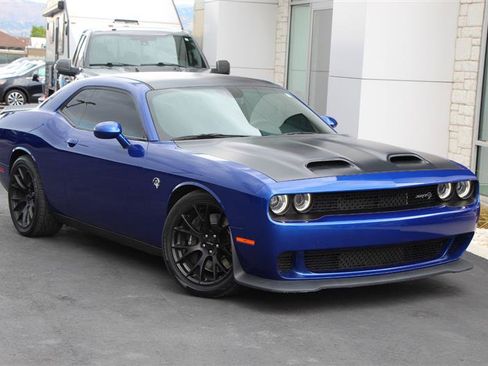 Used 2019 Dodge Challenger SRT Hellcat RWD image 2