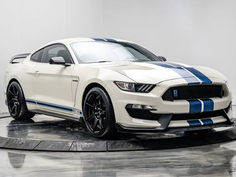 Used 2020 Ford Mustang Shelby GT350R w/ GT350R Equipment Group 920A RWD image 29