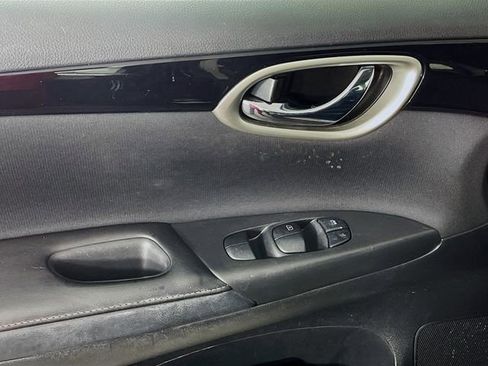 Used 2019 Nissan Sentra SV FWD image 18