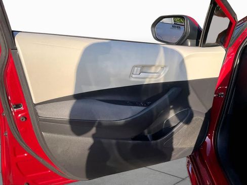 Used 2025 Toyota Corolla LE FWD image 20