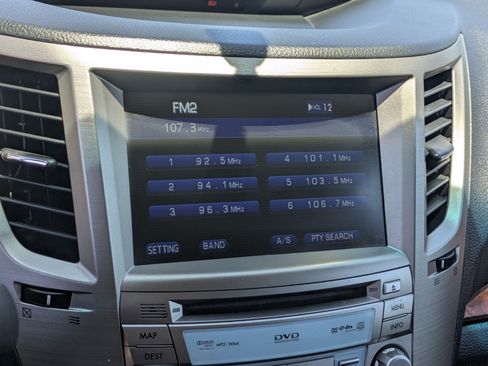 Used 2011 Subaru Outback 2.5i Limited AWD/4WD image 20