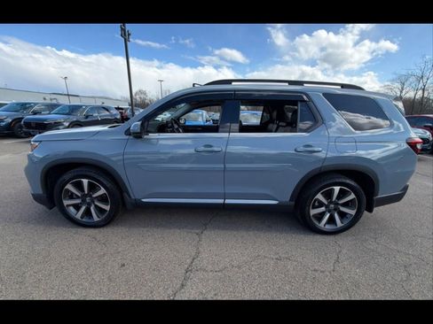Used 2023 Honda Pilot Elite image 2