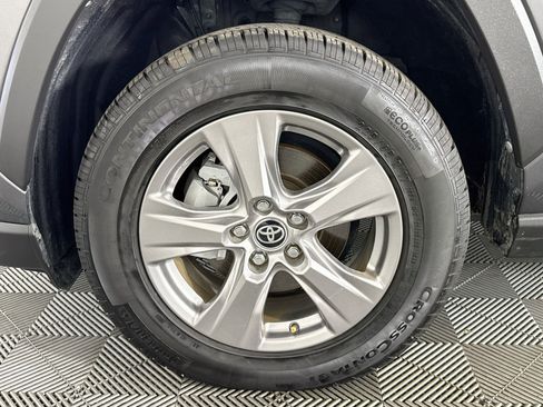 Used 2022 Toyota RAV4 XLE w/ Convenience Package AWD/4WD image 36