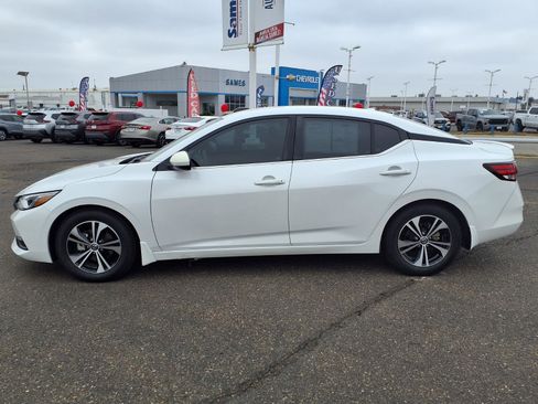 Used 2022 Nissan Sentra SV w/ Lighting Package image 4