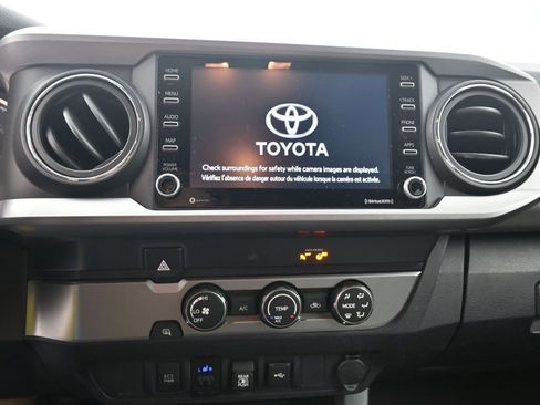 Used 2020 Toyota Tacoma SR5 image 9