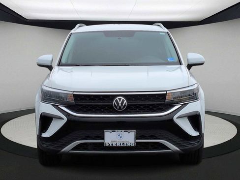 Used 2022 Volkswagen Taos SE image 3