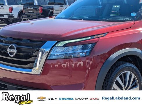 Used 2022 Nissan Pathfinder Platinum w/ Lighting Package (N92) image 6