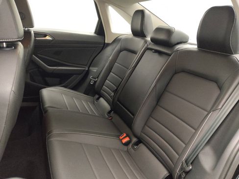 Used 2024 Volkswagen Jetta SE image 18