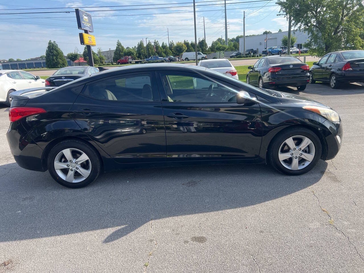 Used 2013 Hyundai Elantra GLS w/ Preferred Pkg FWD image 5